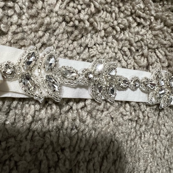 Garters-Toss and Keep - Picture 5 of 7